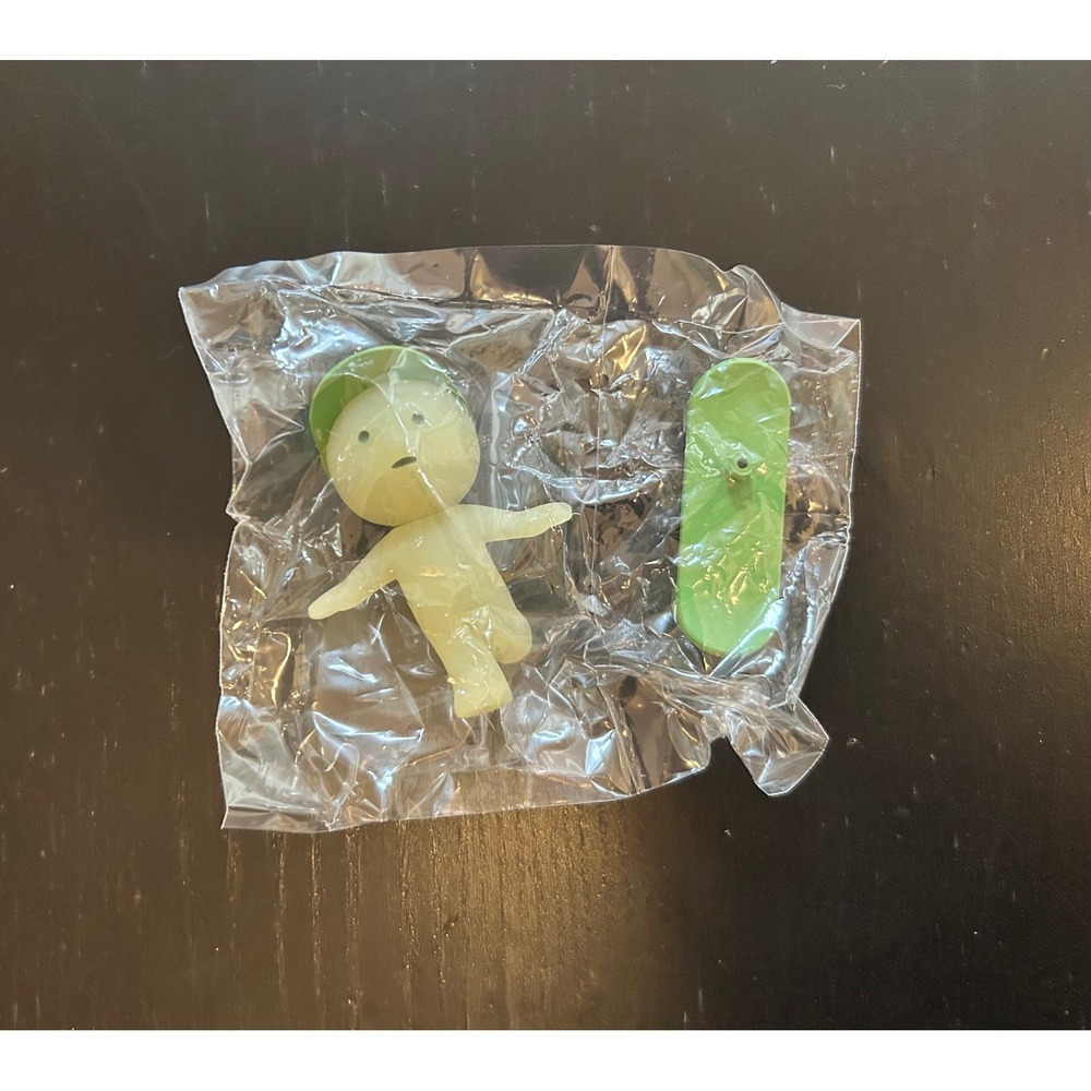 Smiski "Skateboarding" Glow in the Dark Mini Figure Green NEW!
